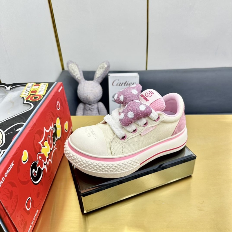 G*u*i casual shoes